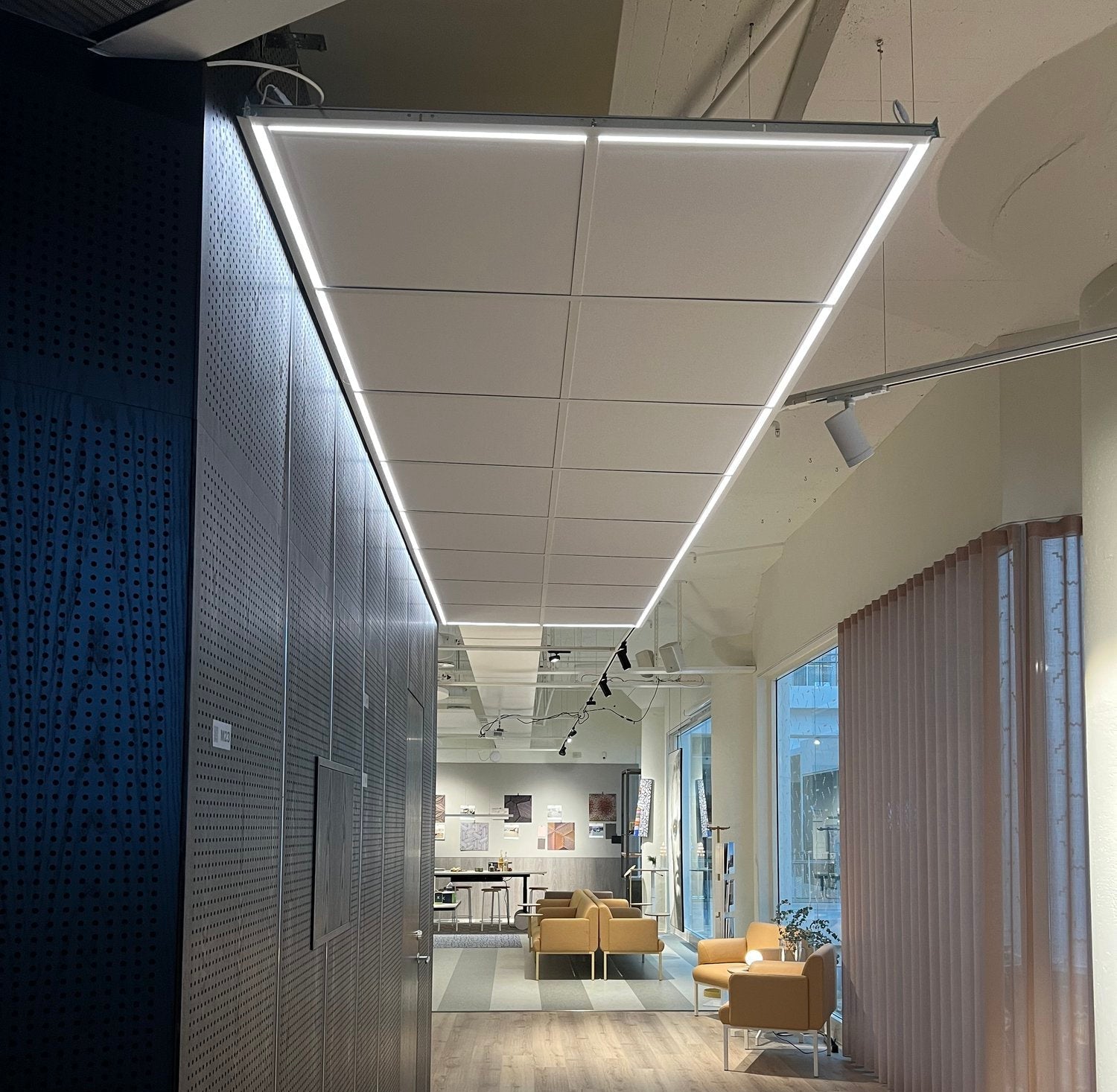 M25 Ceiling Light