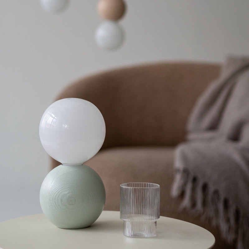 QuuDesign_Tablelamp_light_green_800x_c8f0cdee-9483-4931-8958-77cec052cbbc.jpg
