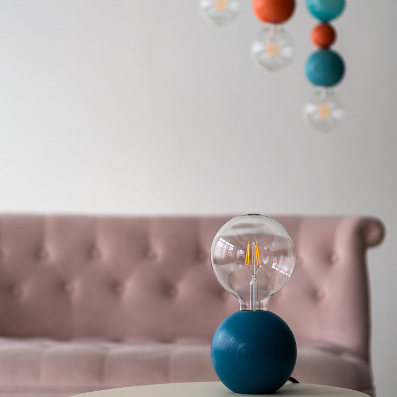 QuuDesign_tablelamp_blue3_800x_640c1b72-be4d-4943-9af7-ce8f99c020c7.jpg