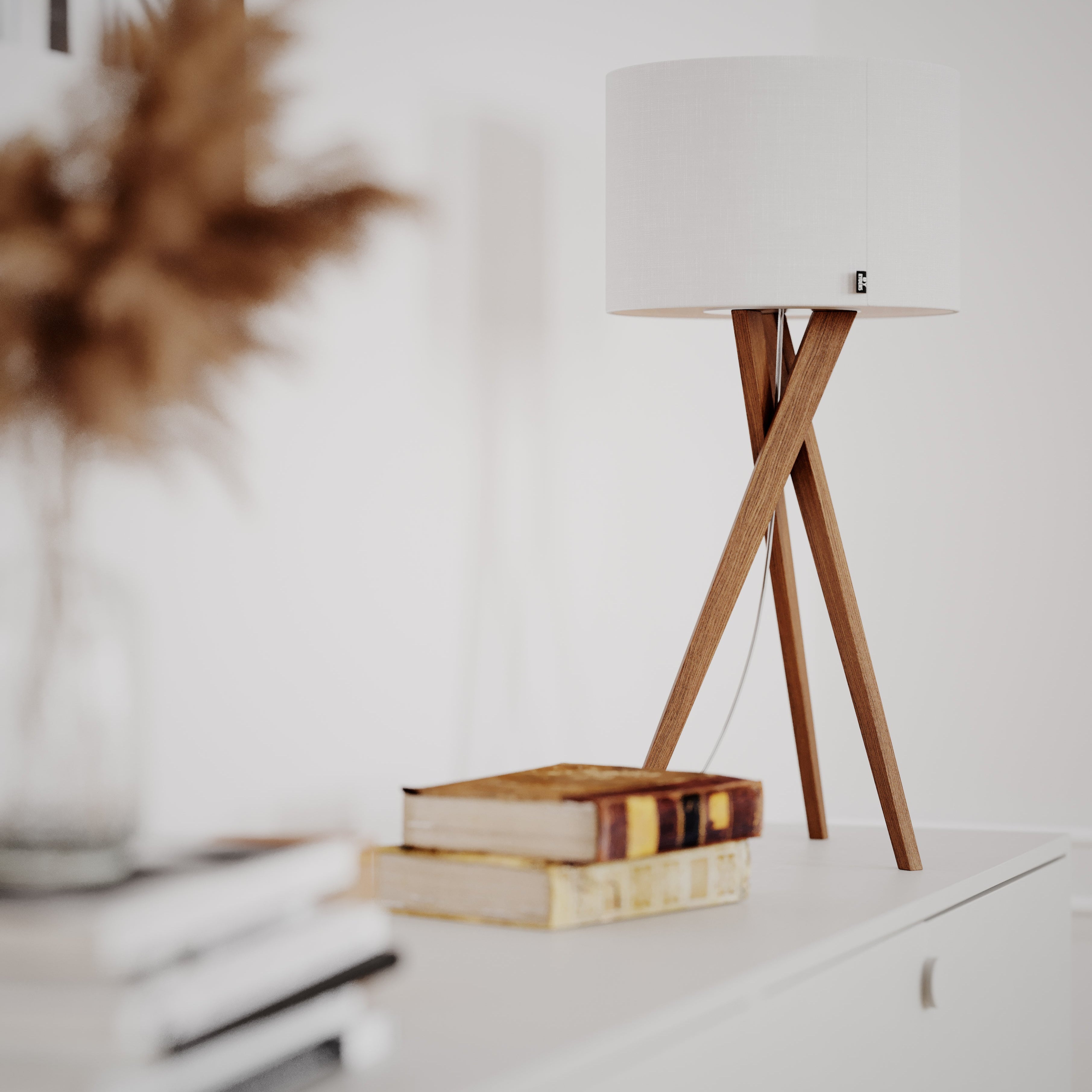 By Rydéns - Vega bordslampa H55 cm ek/vit