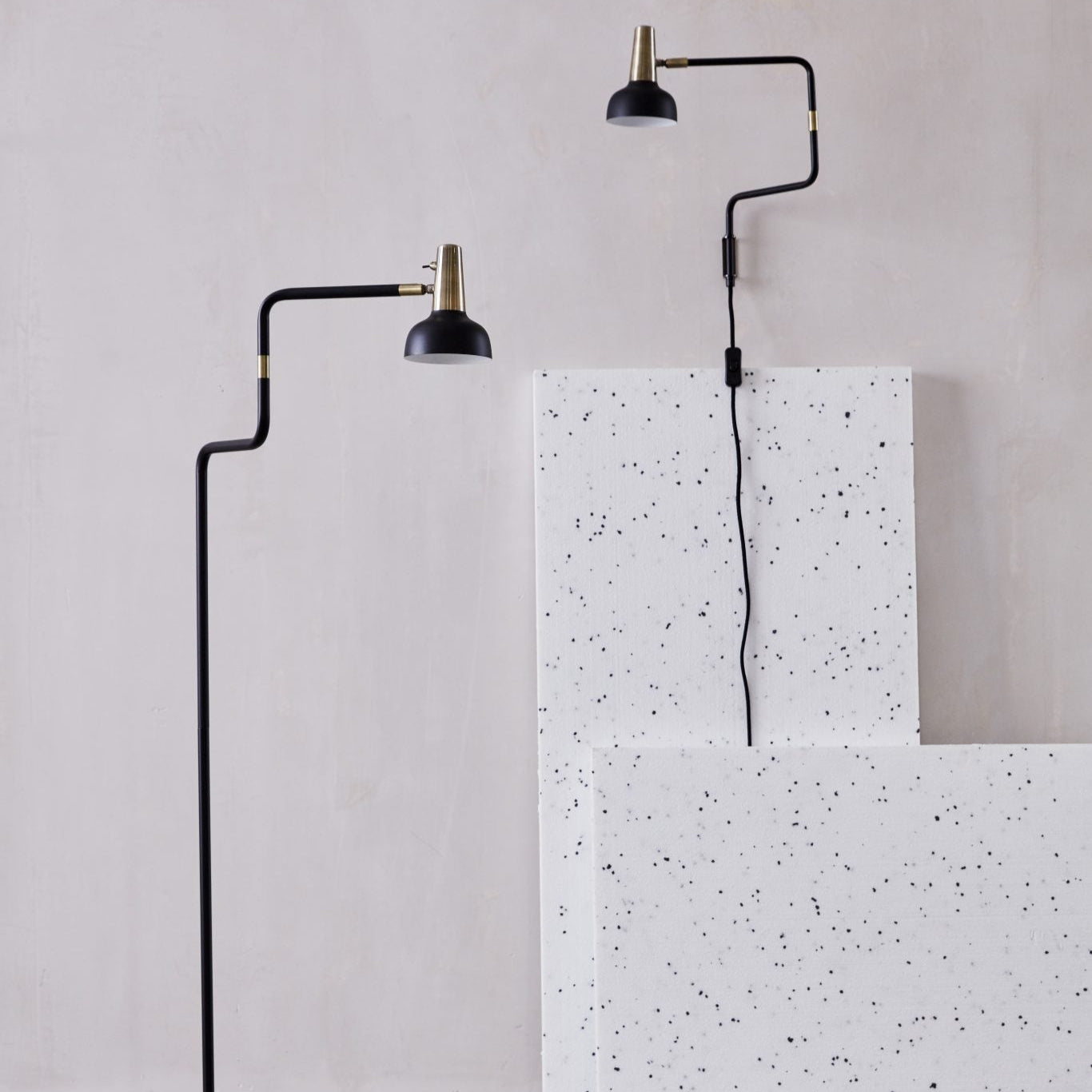 co_bankeryd_ray_floor_black_brass_889415_ray_wall_black_brass_889215_1-1366x1821.jpg