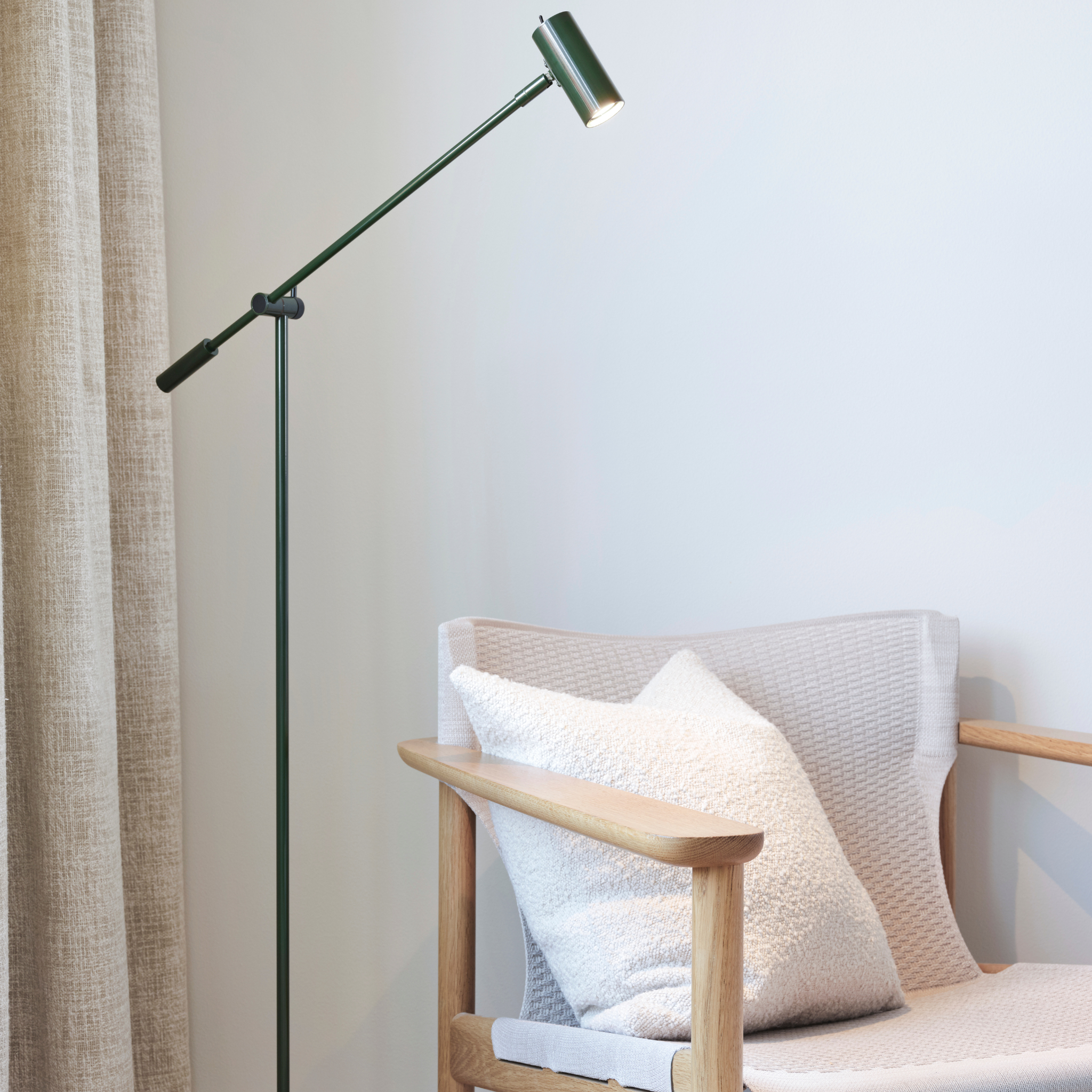 Belid - Golvlampa Cato blank skogsgrön/mattsvart